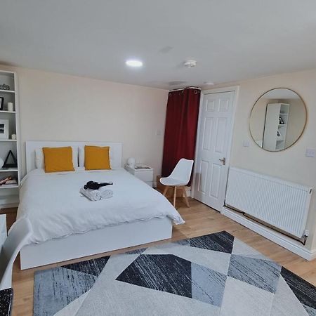 Lovely Studio-Flat With Free Parking, Free Wifi. ليدز المظهر الخارجي الصورة