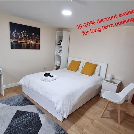 Lovely Studio-Flat With Free Parking, Free Wifi. ليدز المظهر الخارجي الصورة