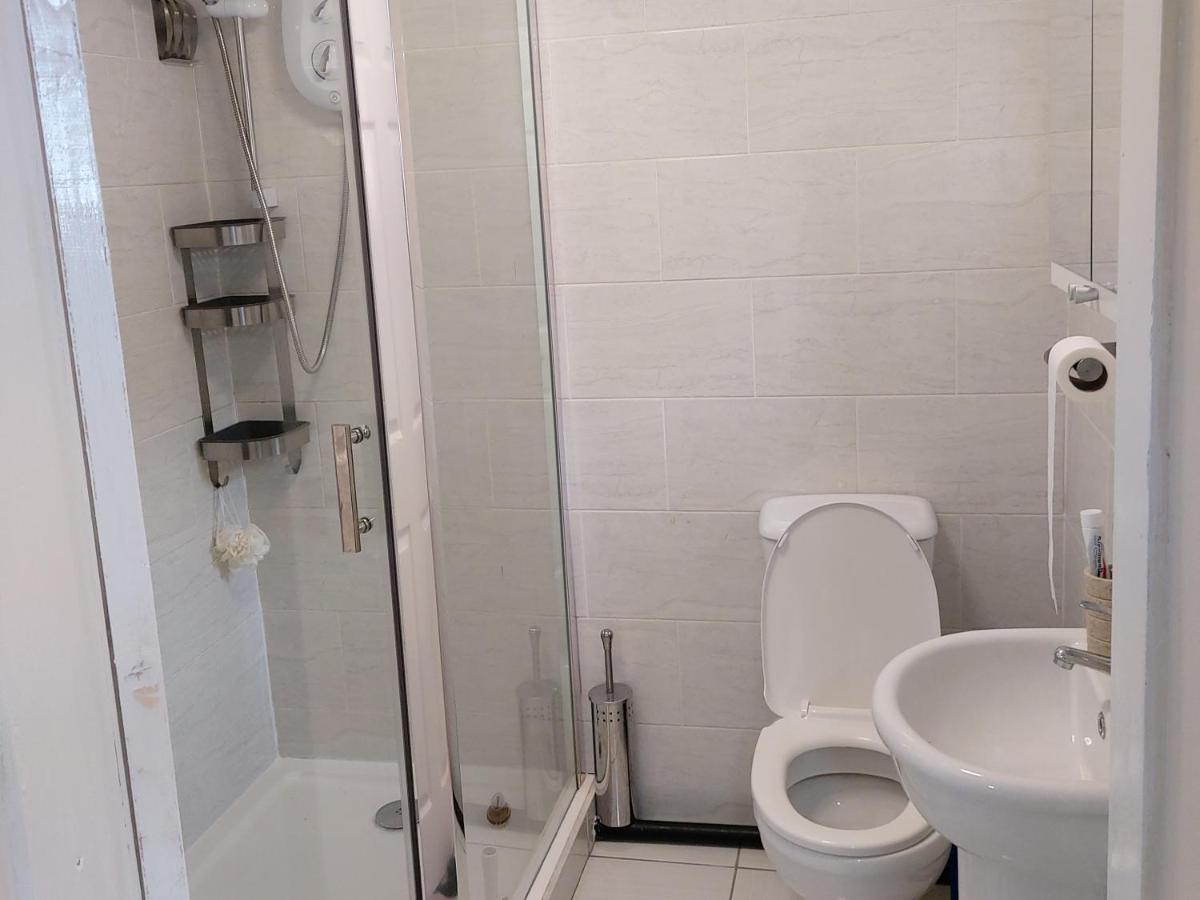 Lovely Studio-Flat With Free Parking, Free Wifi. ليدز المظهر الخارجي الصورة