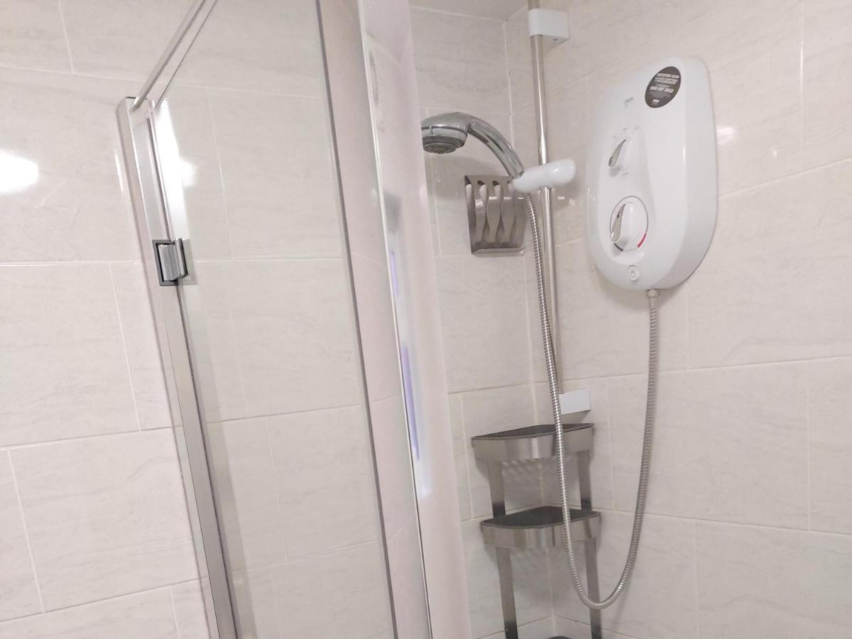 Lovely Studio-Flat With Free Parking, Free Wifi. ليدز المظهر الخارجي الصورة
