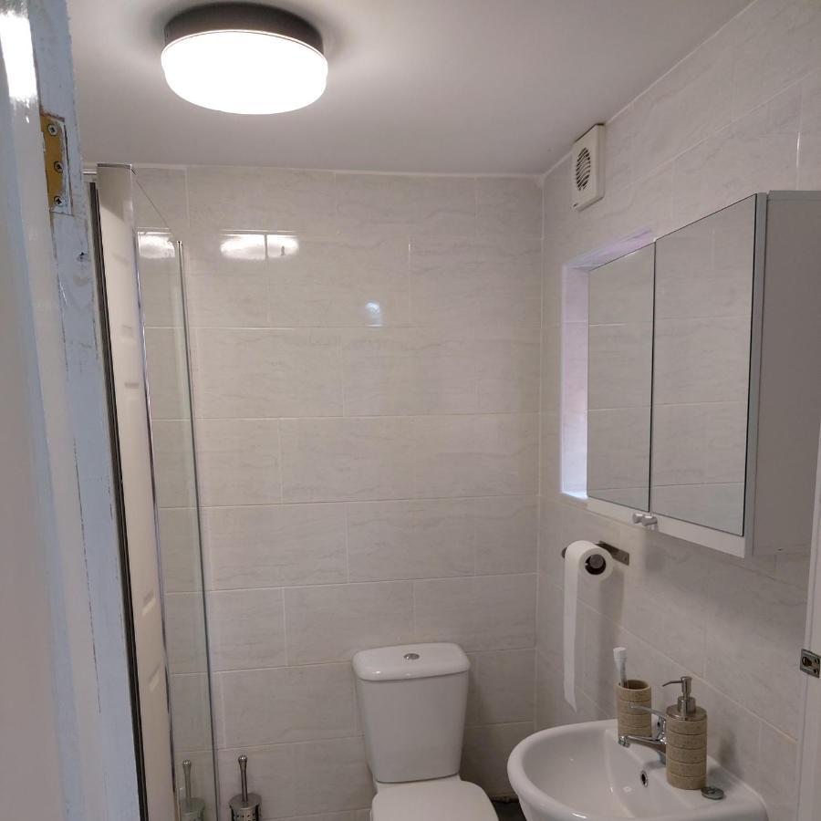 Lovely Studio-Flat With Free Parking, Free Wifi. ليدز المظهر الخارجي الصورة